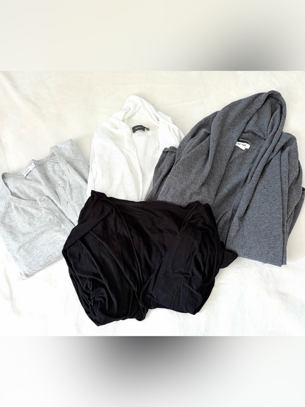 👗 BUNDLE of 4 Cardigans Size M
